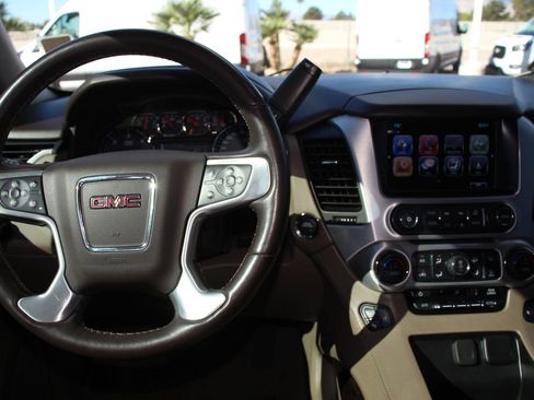 Used 2020 GMC Yukon XL SLT w/ Premium Edition image 17