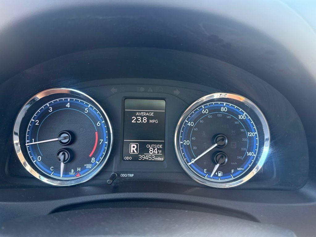 Used 2018 Toyota Corolla LE FWD image 8