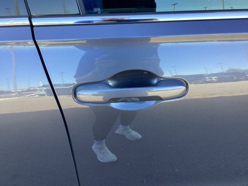 Used 2025 Honda Pilot Elite image 19