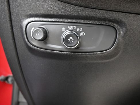 Used 2018 Chevrolet Equinox LT image 24