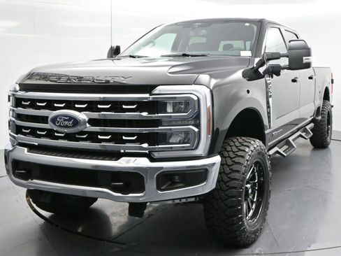 Used 2024 Ford F250 Lariat AWD/4WD image 3