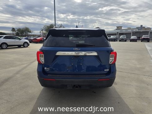 Used 2020 Ford Explorer XLT w/ Class III Trailer Tow Package image 4