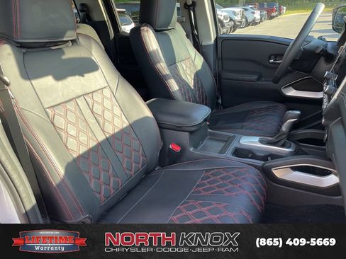 Used 2025 Nissan Frontier SV w/ SV Convenience Package image 11