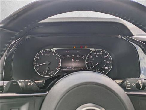 Used 2022 Nissan Pathfinder SL w/ Lighting Package (N92) FWD image 10