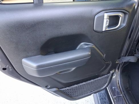 Used 2024 Jeep Wrangler Unlimited Sport AWD/4WD image 12