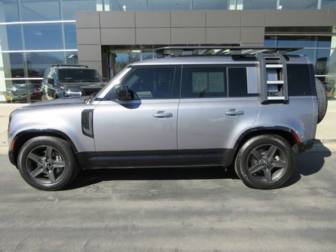 Used 2022 Land Rover Defender 110 X-Dynamic HSE image 3