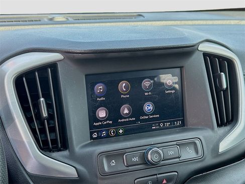 Used 2024 GMC Terrain SLE w/ Driver Convenience Package image 14