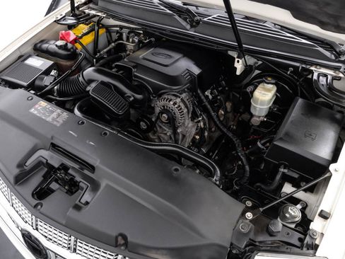 Used 2013 Cadillac Escalade Platinum RWD image 62