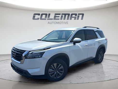 Used 2025 Nissan Pathfinder SV AWD/4WD image 1