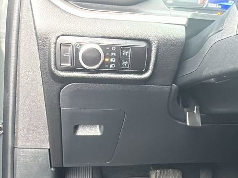 Used 2023 Ford Explorer XLT AWD/4WD image 18