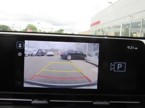 Used 2025 Hyundai Kona SEL FWD image 21