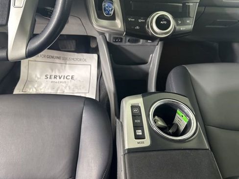 Used 2014 Toyota Prius V Five image 14