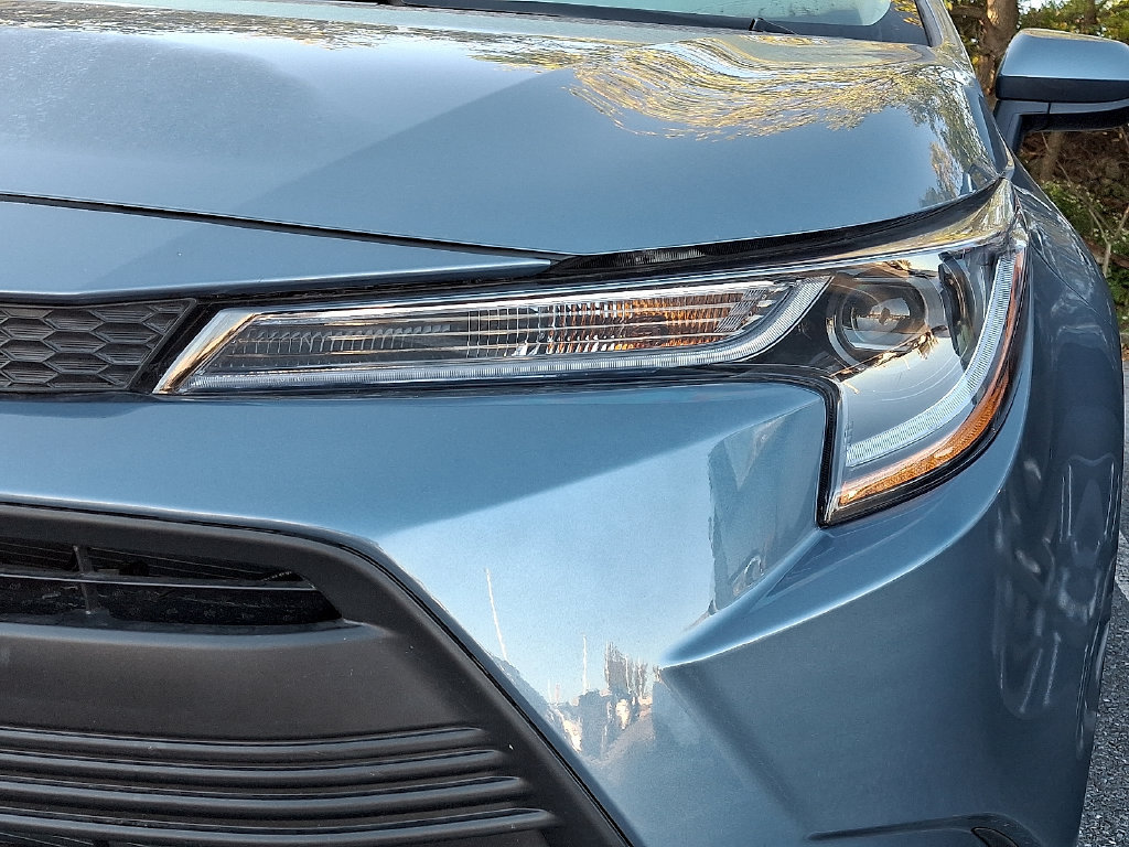 Used 2026 Toyota Corolla LE FWD image 9