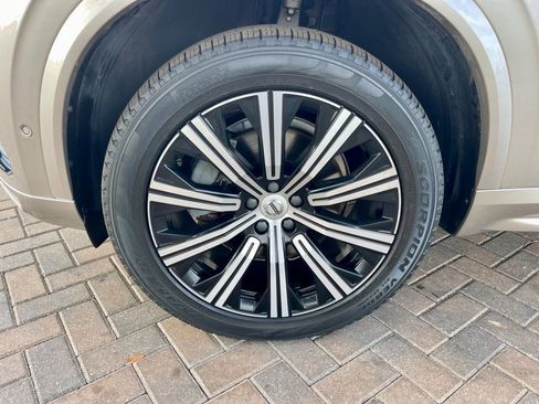 Used 2024 Volvo XC90 B5 Plus image 10