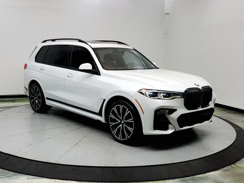 Used 2022 BMW X7 M50i AWD/4WD image 3