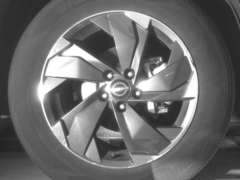 Used 2025 Nissan Rogue SV image 13