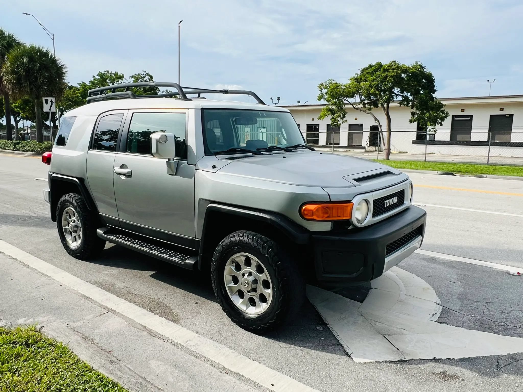 Used 2012 Toyota FJ Cruiser 4WD w/ Upgrade Pkg image 7