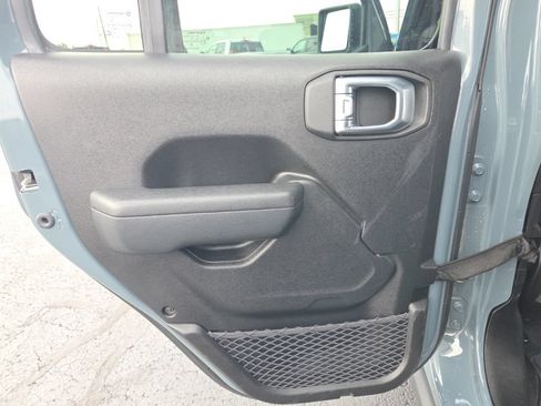 Used 2026 Jeep Gladiator Rubicon AWD/4WD image 18