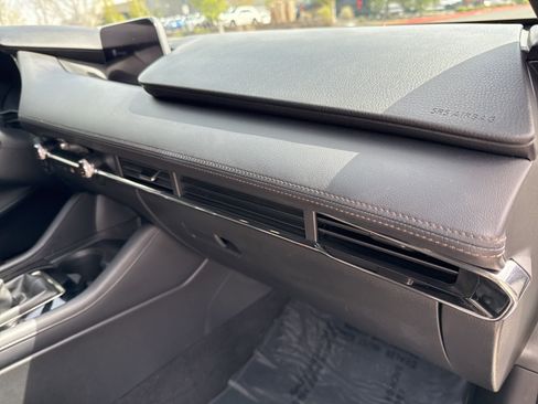 Used 2023 MAZDA MAZDA3 s image 34