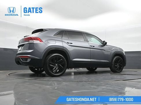 Used 2022 Volkswagen Atlas Cross Sport SE w/ Black Wheel Package AWD/4WD image 36
