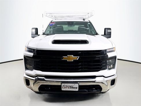 Used 2024 Chevrolet Silverado 2500 W/T w/ WT Convenience Package image 3