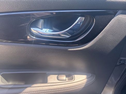 Used 2018 Nissan Rogue Sport SL AWD/4WD image 26