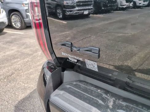 Used 2022 Toyota Tundra Platinum w/ Advanced Package AWD/4WD image 9