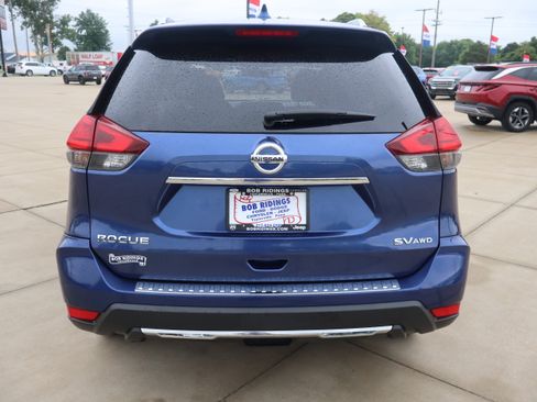 Used 2017 Nissan Rogue SV AWD/4WD image 6