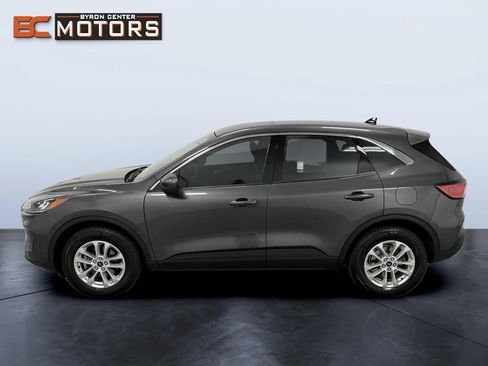 Used 2020 Ford Escape SE AWD/4WD image 3