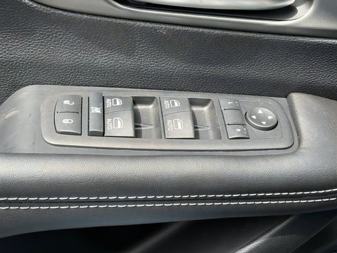 New 2027 Chrysler Pacifica Select FWD image 19