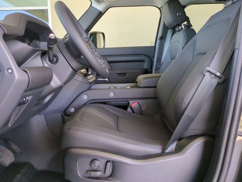 New 2025 Land Rover Defender 110 S image 20