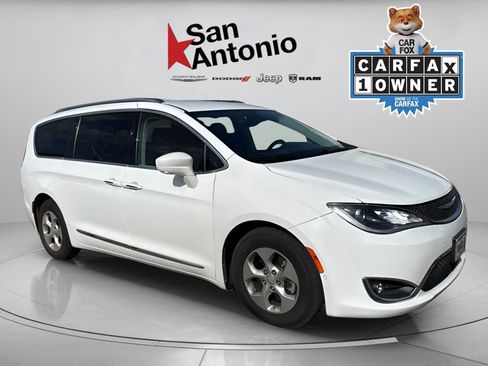 Used 2017 Chrysler Pacifica Touring-L Plus w/ Advanced Safetytec Group FWD image 1