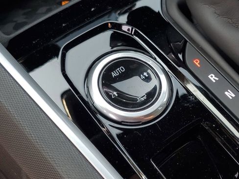 New 2025 Chevrolet Colorado LT w/ LT Convenience Package image 19