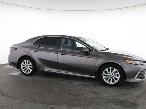 Used 2023 Toyota Camry LE FWD image 15