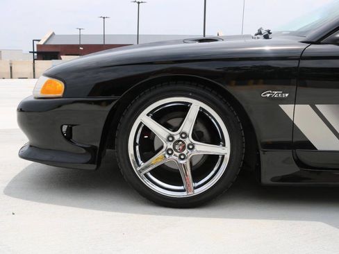 Used 1997 Ford Mustang GT RWD image 17