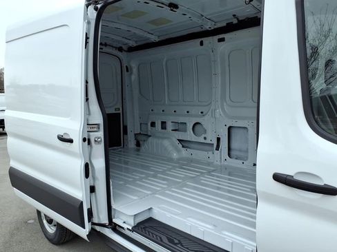New 2026 Ford Transit 250 148 Medium Roof image 12