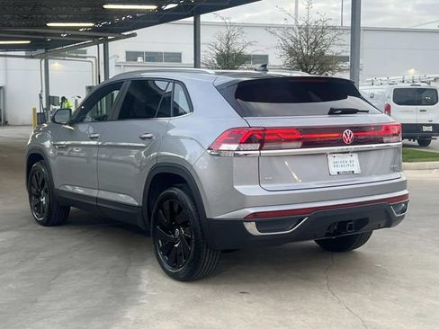 New 2026 Volkswagen Atlas Cross Sport SE FWD image 8