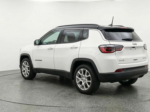 Used 2025 Jeep Compass Limited AWD/4WD image 6