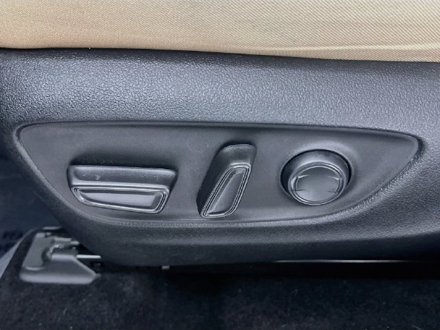 Used 2022 Toyota RAV4 XLE AWD/4WD image 13