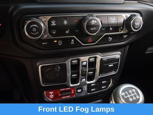 Used 2018 Jeep Wrangler Unlimited Rubicon w/ LED Lighting Group AWD/4WD image 11