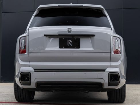 New 2026 Rolls-Royce Cullinan Black Badge image 10