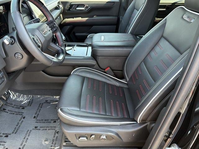 Used 2025 GMC Yukon AT4 Ultimate AWD/4WD image 9