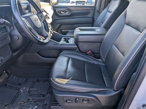 Used 2023 Chevrolet Suburban Premier image 24