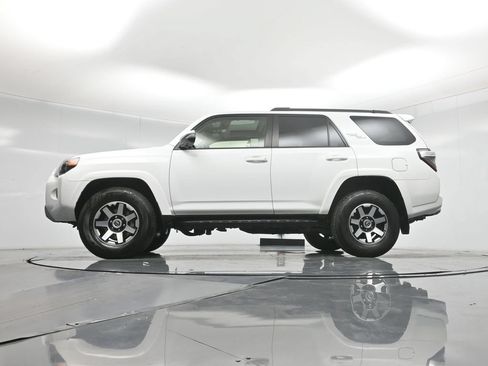 Used 2022 Toyota 4Runner TRD Off-Road Premium AWD/4WD image 53