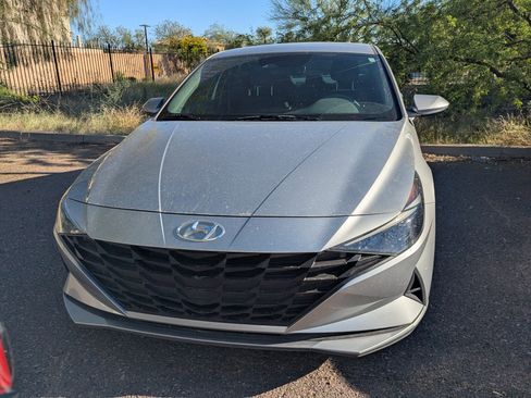 Used 2021 Hyundai Elantra SE image 5
