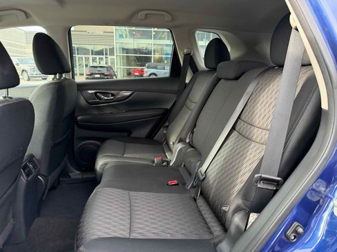 Used 2017 Nissan Rogue SV image 28