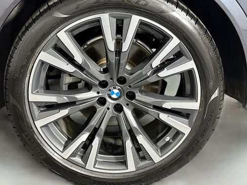 Used 2020 BMW X7 xDrive40i w/ Premium Package AWD/4WD image 11