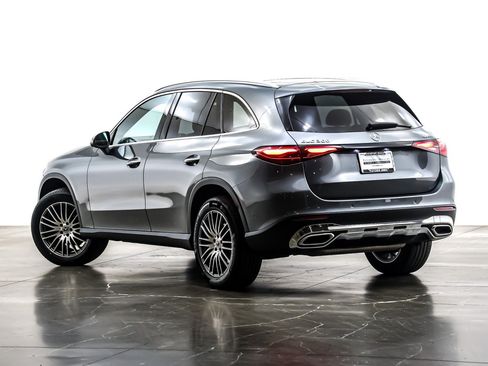 Used 2023 Mercedes-Benz GLC 300 4MATIC w/ Exclusive Trim Package image 13