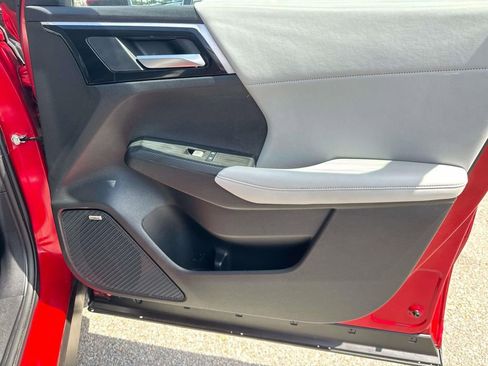 Used 2025 Mitsubishi Outlander SE AWD/4WD image 15