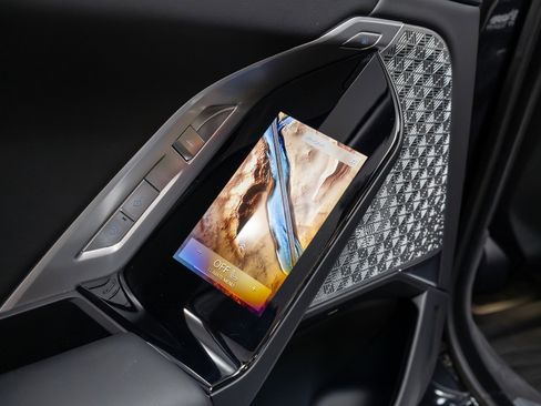 Used 2023 BMW 760i xDrive w/ Executive Package image 53